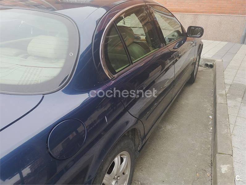 Usado Jaguar S-Type Executive 240 CV (176 kW) 1999 Azul Berlina