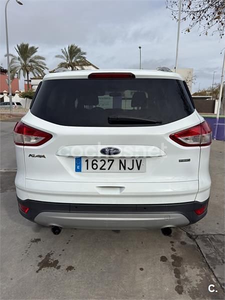 Usado Ford Kuga Trend 120 CV (88 kW) 2016 Blanco SUV