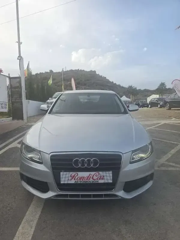 Usado Audi A8 135 CV (99 kW) 2010 Gris Berlina