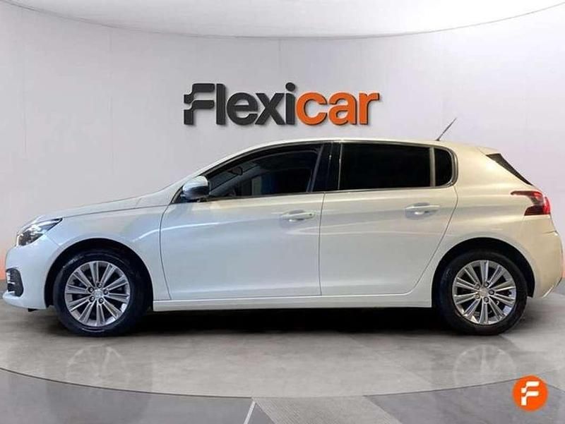 Usado Peugeot 308 Allure 131 CV (96 kW) 2021 Blanco Utilitario