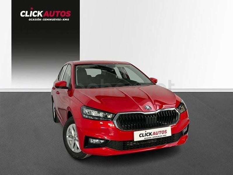 Usado Skoda Fabia Ambition 110 CV (80 kW) 2024 Rojo Utilitario