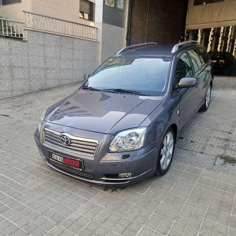 Usado Toyota Avensis Executive 147 CV (108 kW) 2004 Gris Berlina