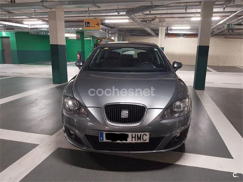 Usado Seat Leon Copa 105 CV (77 kW) 2012 Gris / plata Berlina