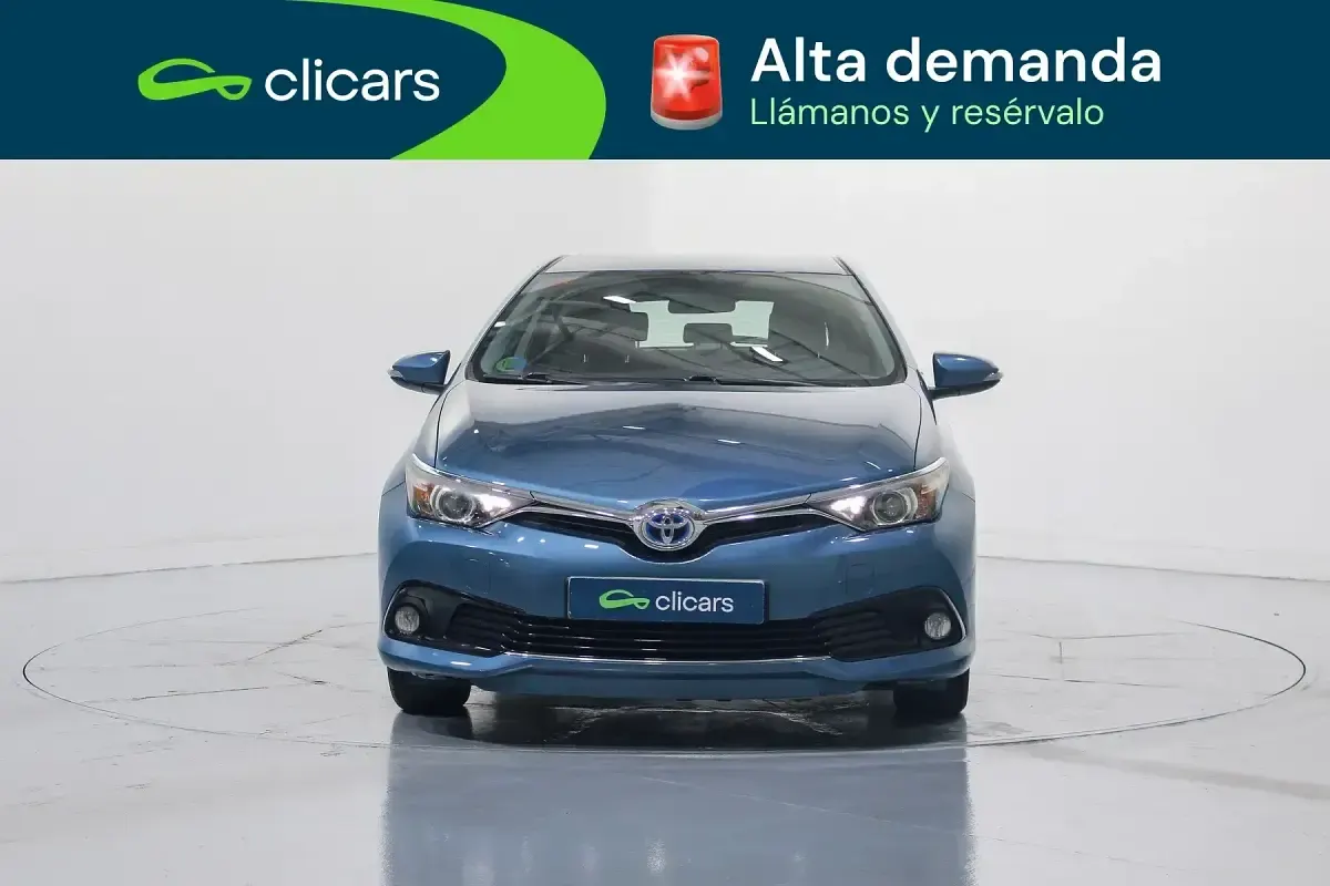 Usado Toyota Auris Hybrid Active 136 CV (100 kW) 2019 Azul Berlina
