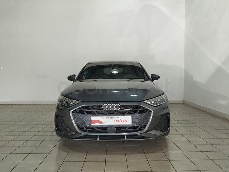 Usado Audi A3 S-Line 150 CV (110 kW) 2025 Gris / plata Berlina