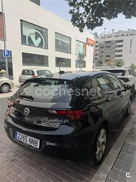 Usado Opel Astra GS Line 105 CV (77 kW) 2020 Negro Berlina