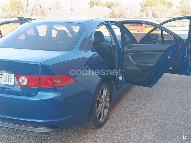 Usado Honda Accord Executive 140 CV (102 kW) 2006 Azul Berlina