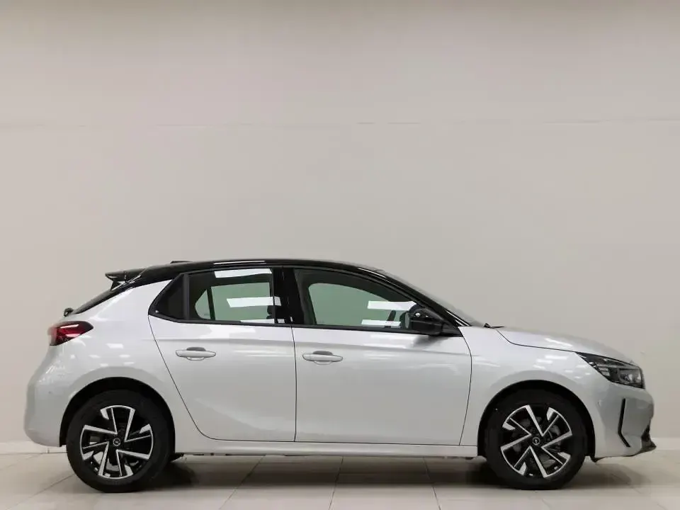 Usado Opel Corsa 100 HP (73 kW) 2025 Otro Sedan