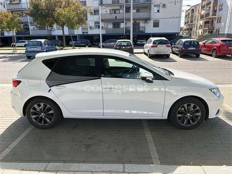 Usado Seat Leon Style 115 CV (84 kW) 2019 Blanco Berlina