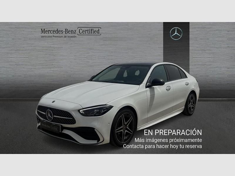 Blanco Usado 2023 Mercedes C200 AMG line Berlina | 38.990 € - Imagen 1/3