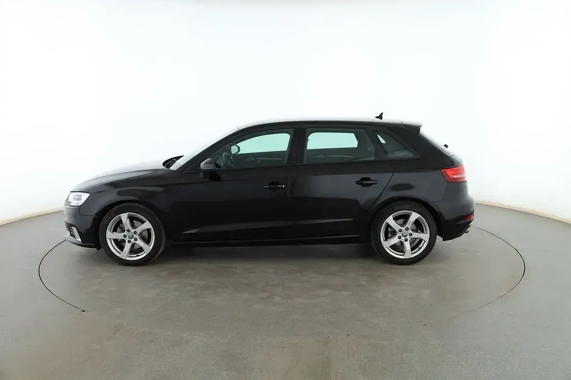 Usado Audi A3 Sportback Sport 150 CV (110 kW) 2018 Negro Utilitario