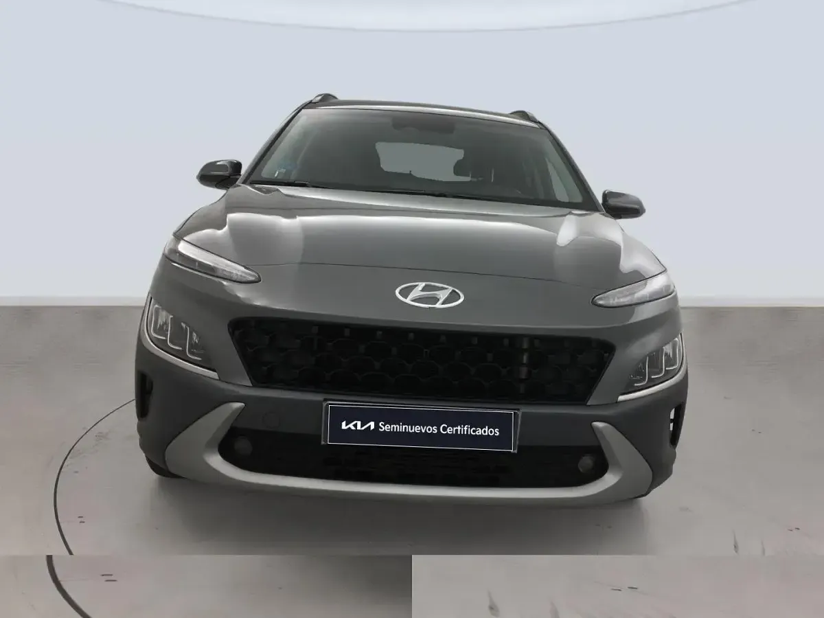 Usado Hyundai Kona 120 CV (88 kW) 2021 Gris SUV