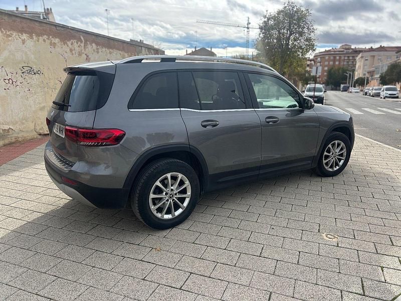 Usado Mercedes GLB180 120 CV (88 kW) 2023 Gris SUV