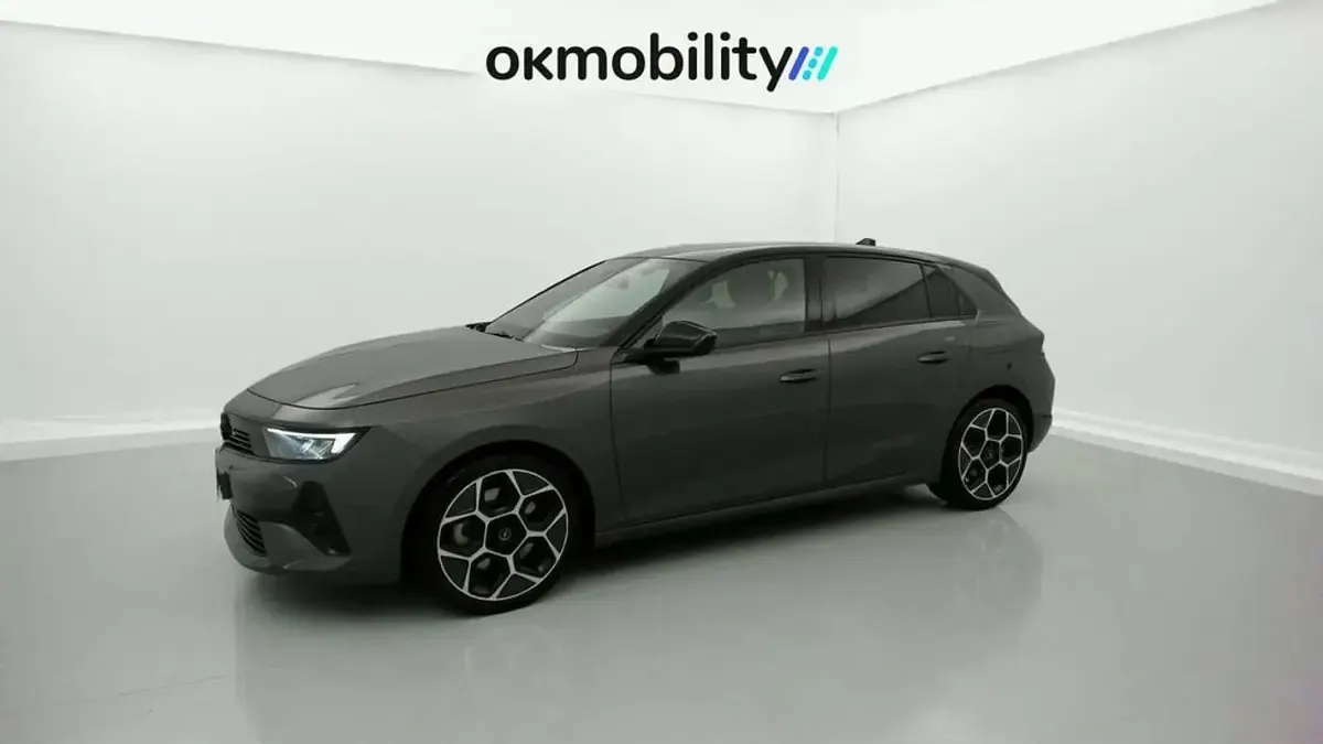 Usado Opel Astra 179 CV (131 kW) 2023 Plateado Utilitario