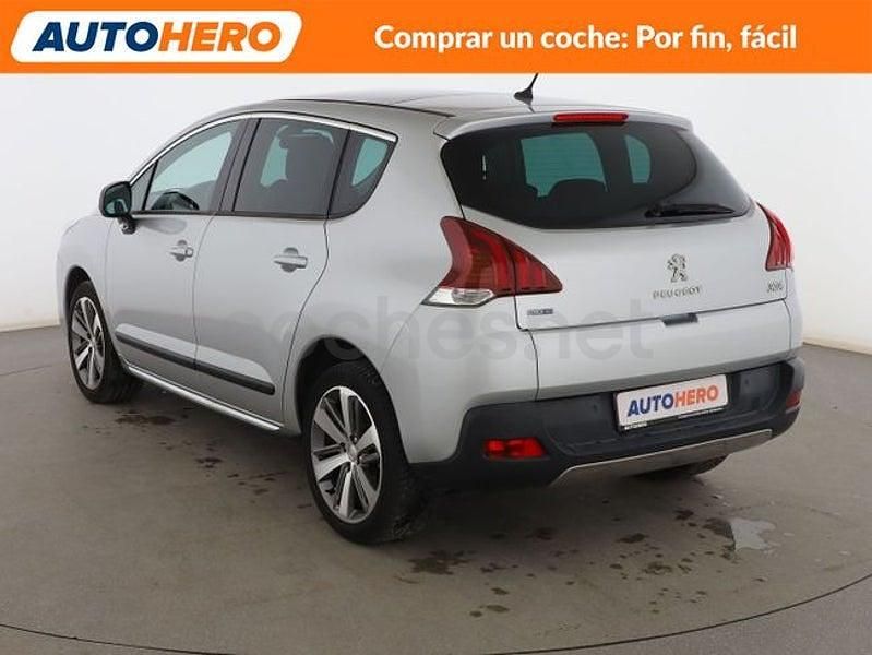 Usado Peugeot 3008 Allure 120 CV (88 kW) 2015 Gris SUV