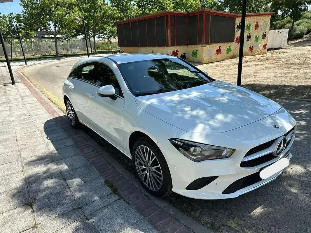 Usado Mercedes CLA250e Shooting Brake 218 CV (160 kW) 2023 Blanco Familiar