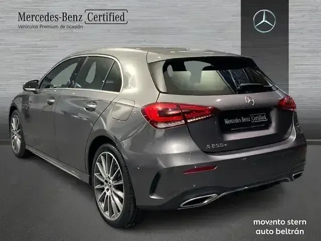 Usado Mercedes A250 AMG line 218 CV (160 kW) 2022 Gris Utilitario