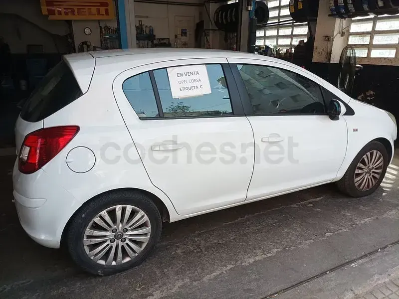 Usado Opel Corsa Selective 85 CV (62 kW) 2013 Blanco Utilitario
