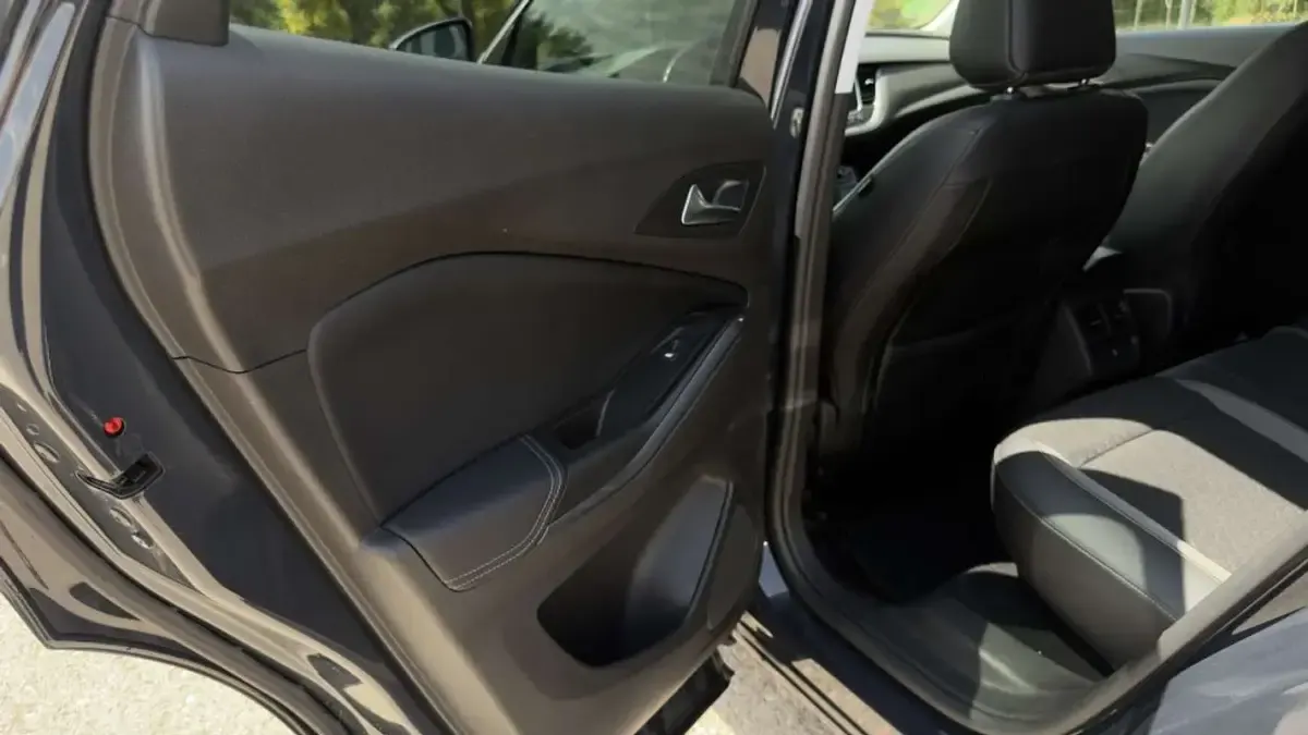 Usado Opel Grandland X Edition 131 CV (96 kW) 2020 Gris SUV