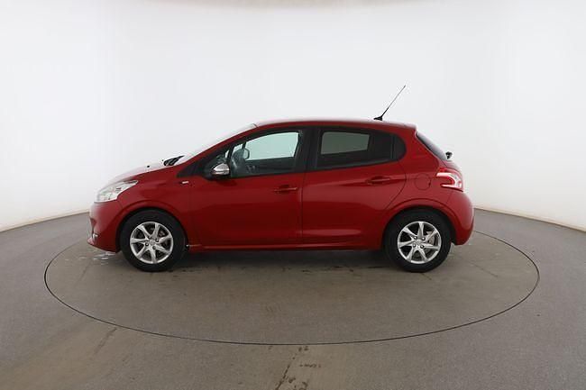 Usado Peugeot 208 Style 82 CV (60 kW) 2015 Rojo Utilitario