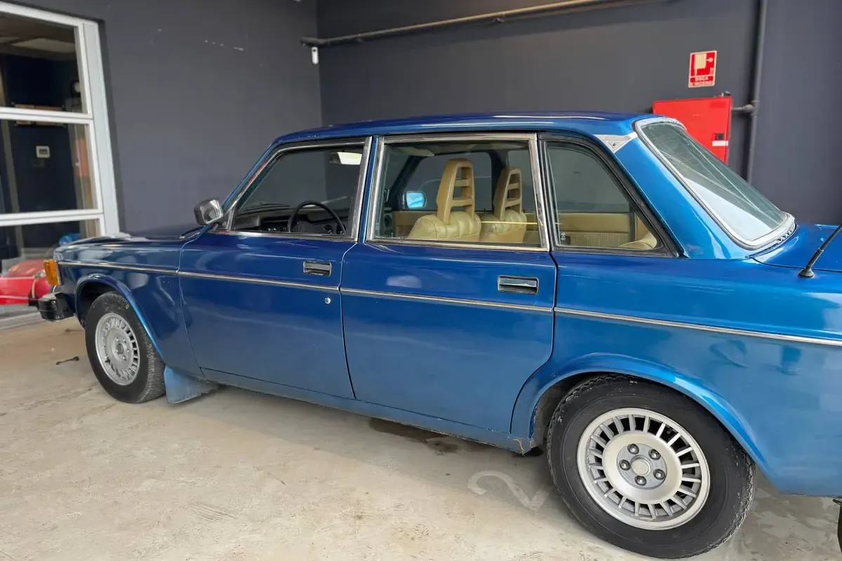Usado Volvo 144 124 CV (91 kW) 1974 Azul Berlina