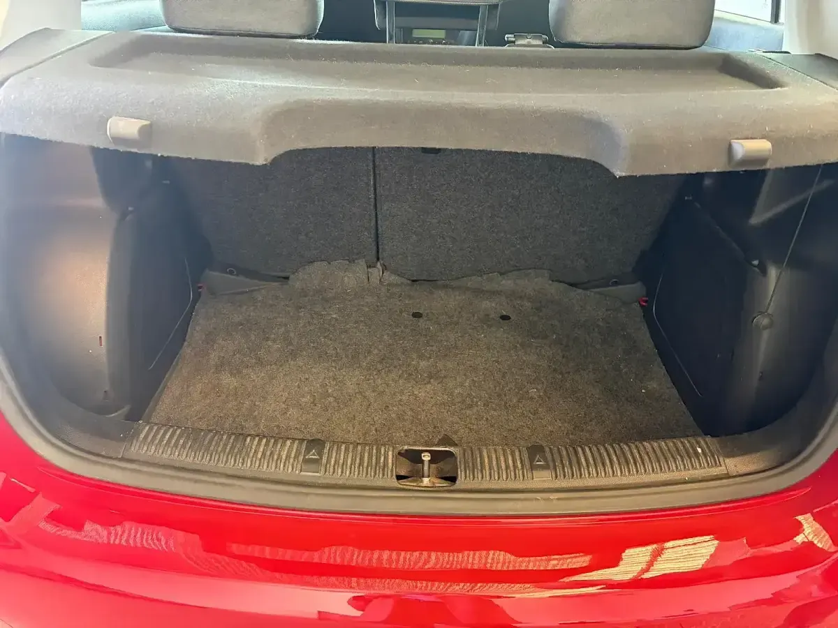 Usado Skoda Fabia 60 CV (44 kW) 2009 Rojo Berlina