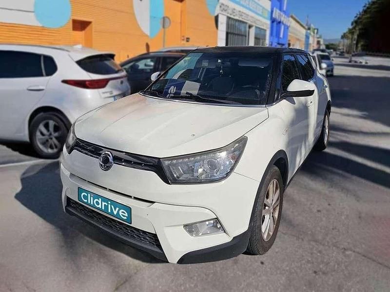 Usado Ssangyong (KGM) Tivoli Limited 116 CV (85 kW) 2016 Blanco SUV