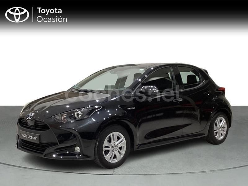 Usado Toyota Yaris Hybrid Active 116 CV (85 kW) 2021 Negro Berlina