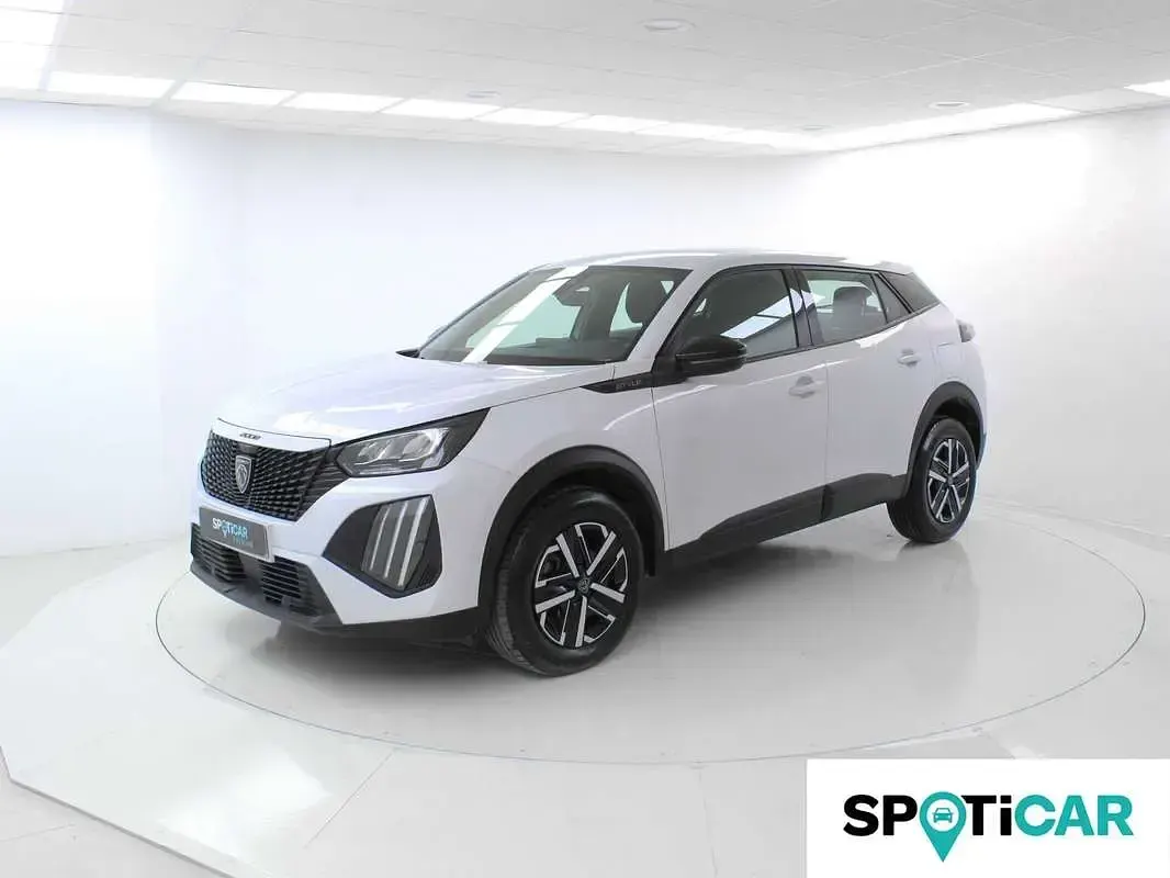 Usado Peugeot 2008 Style 101 CV (74 kW) 2024 Blanco SUV