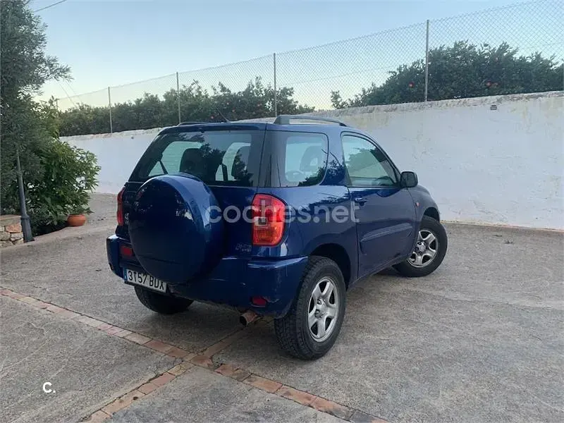 Usado Toyota RAV4 129 CV (94 kW) 2000 Azul Familiar
