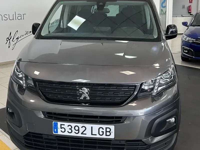 Usado Peugeot Rifter Allure 130 CV (95 kW) 2020 Gris Monovolumen