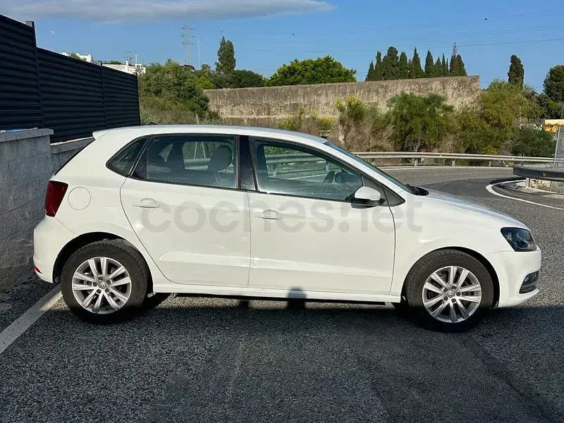 Usado VW Polo Advance 90 CV (66 kW) 2015 Blanco Berlina