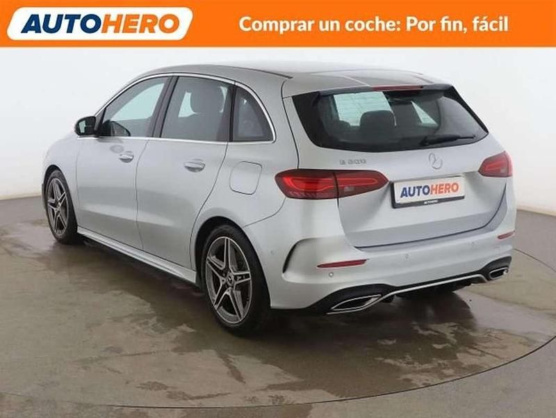 Usado Mercedes B200 AMG line 163 CV (119 kW) 2023 Gris Monovolumen