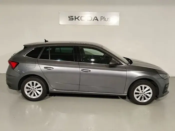 Usado Skoda Scala Selection 115 HP (84 kW) 2025 Cinzento Citadino