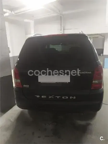 Usado SsangYong Rexton II 165 CV (121 kW) 2007 Negro SUV