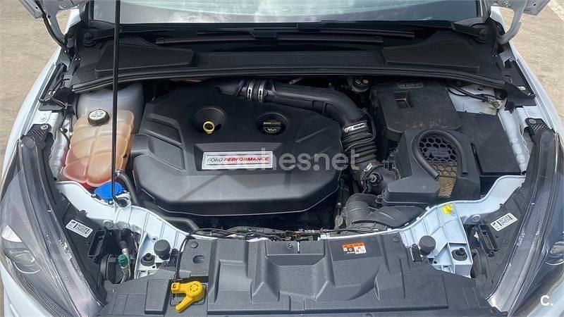 Usado Ford Focus RS 350 CV (257 kW) 2017 Blanco Berlina