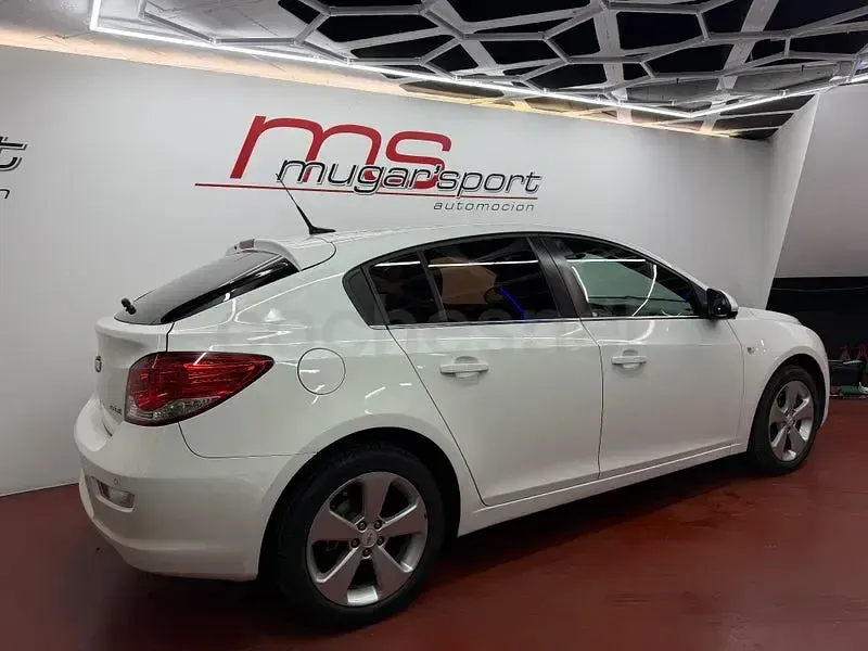 Usado Chevrolet Cruze LT 141 CV (103 kW) 2011 Blanco Berlina