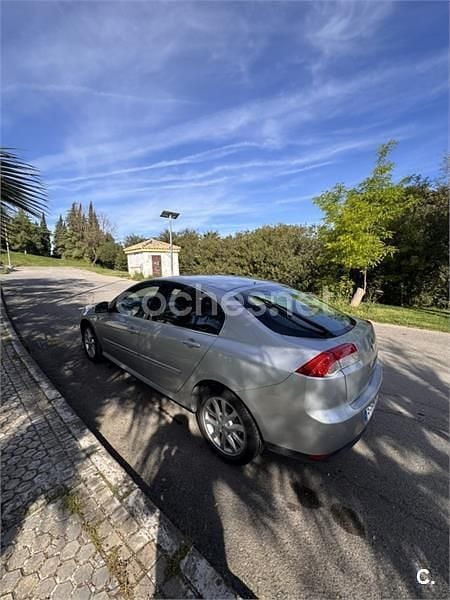 Usado Renault Laguna III Dynamique 150 CV (110 kW) 2008 Gris / plata Berlina