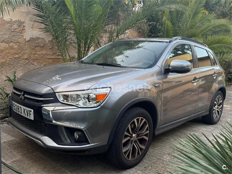 Usado Mitsubishi ASX Motion 117 CV (86 kW) 2019 Gris / plata SUV