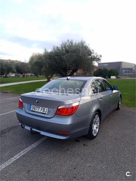 Usado BMW 520 163 CV (119 kW) 2007 Gris / plata Berlina