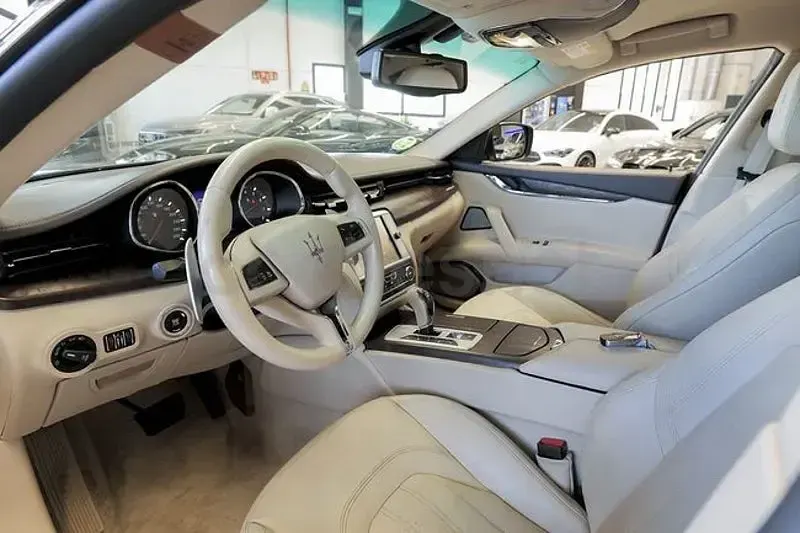 Usado Maserati Quattroporte 411 CV (302 kW) 2015 Marrón Berlina