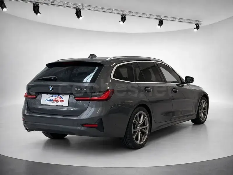 Usado BMW 320 Comfort Edition 190 CV (139 kW) 2020 Gris / plata Familiar