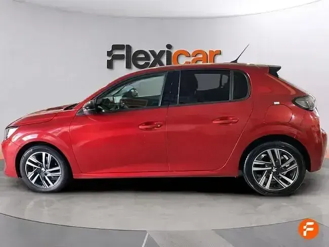 Usado Peugeot 208 Allure 100 CV (73 kW) 2023 Rojo Utilitario