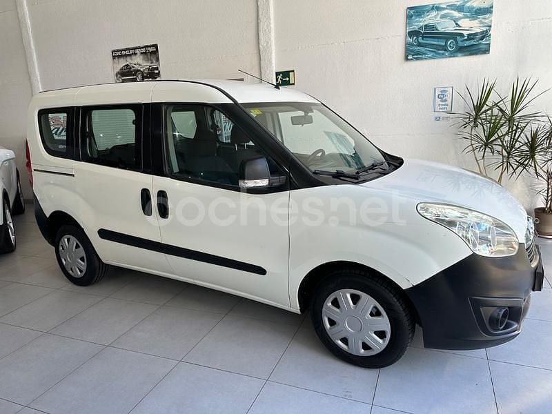 Usado Opel Combo Excellence 105 CV (77 kW) 2012 Blanco Monovolumen