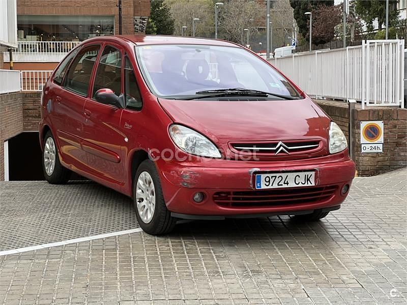 Usado Citroën Xsara Picasso Exclusive 117 CV (86 kW) 2003 Granate Monovolumen