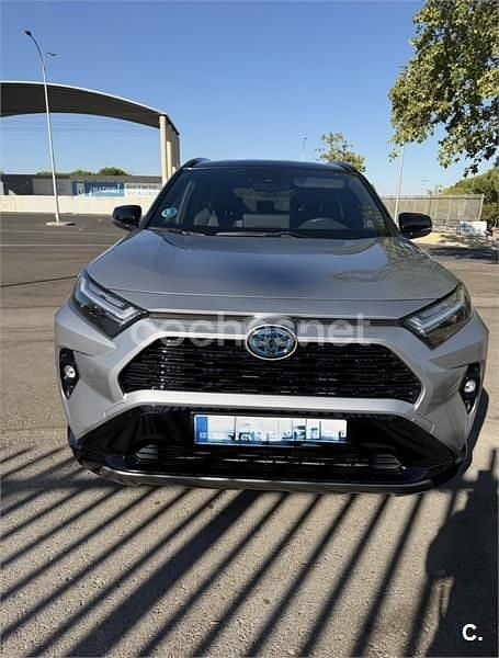 Usado Toyota RAV4 Hybrid Style 218 CV (160 kW) 2023 Gris / plata SUV