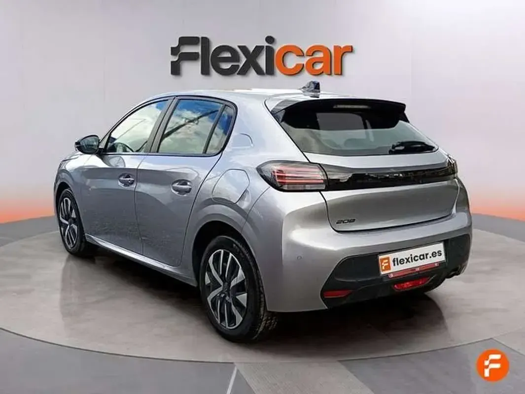 Usado Peugeot 208 Style 101 CV (74 kW) 2024 Gris Utilitario