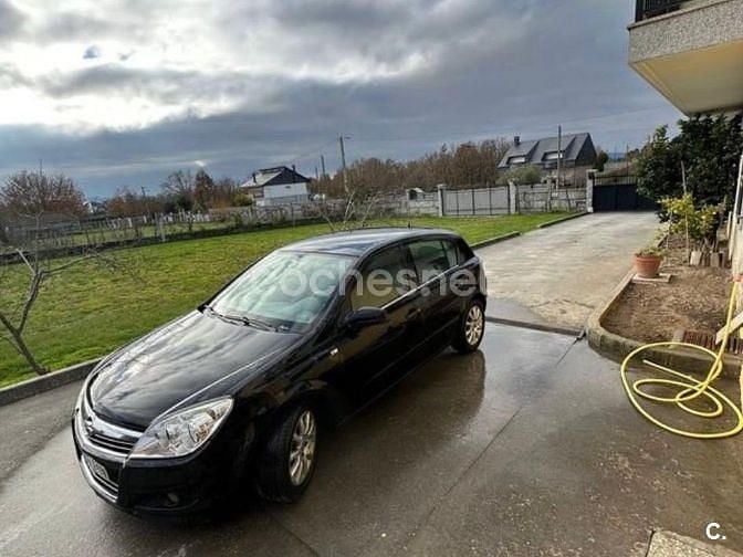 Negro Usado 2007 Opel Astra Enjoy Berlina | 3200 € (Precio justo) - Imagen 1/4