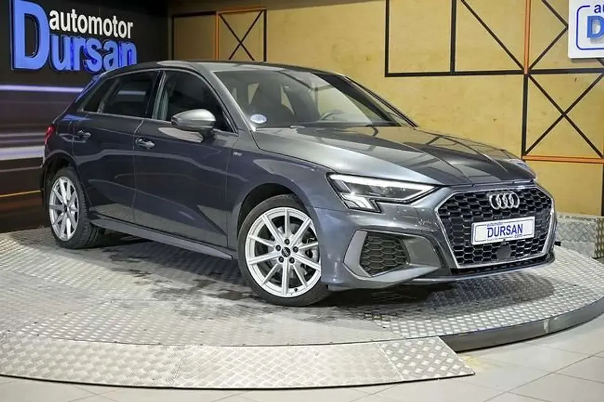 Usado Audi A3 Sportback e-tron S-Line 207 CV (152 kW) 2023 Gris Utilitario