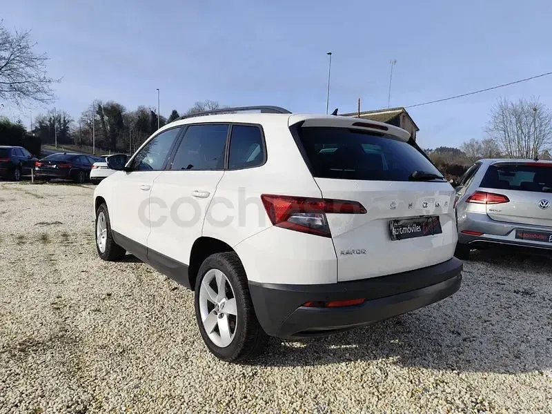 Usado Skoda Karoq Ambition 150 CV (110 kW) 2020 Blanco SUV